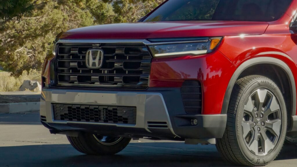 A Supersized Honda Pilot Could Go After The Toyota Sequoia