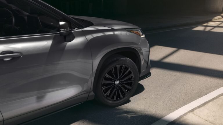 How To Get A Gas-Powered Toyota Highlander For Less Than $500 A Month