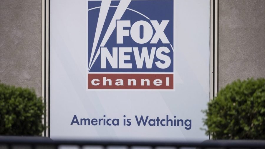 Fox News contributors denounce Trump's ban on CNN, MSNOW, Politico