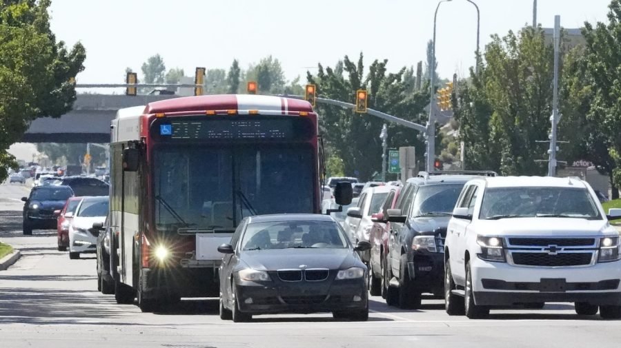 Trump loosens vehicle mileage standards