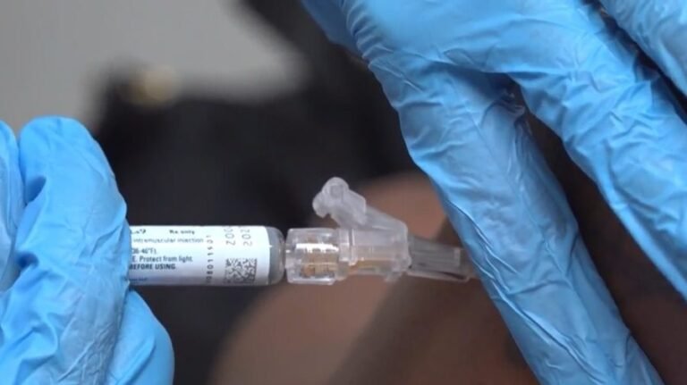 Leading medical groups update flu, COVID vaccine recommendations amid confusion