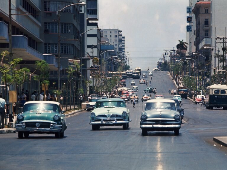 THEN AND NOW: Photos show how Cuba went from a 1950s tourist destination to a country plagued by blackouts