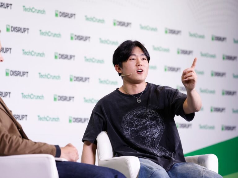 'There's no accountability;' AI startups keep claiming huge revenue. VCs say the math is getting 'murky.'