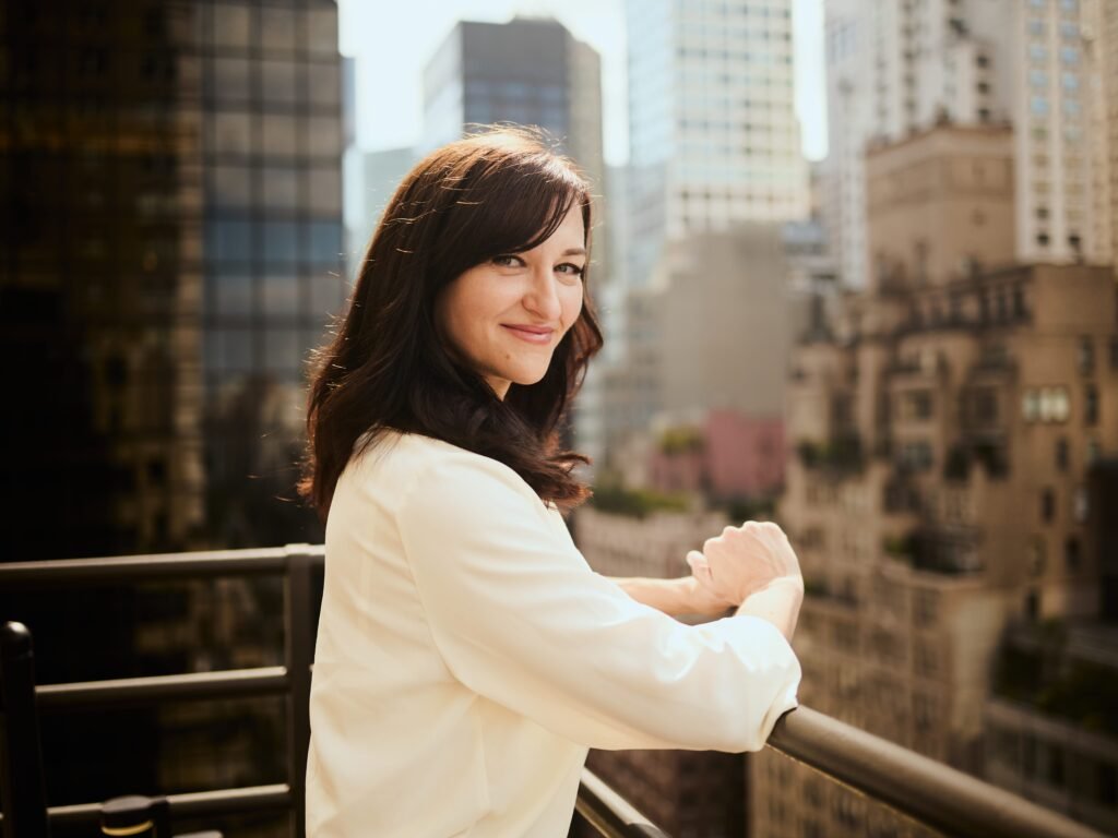 A single mom works as a makeup artist and NYC real estate broker. Here's how she affords life in the city.