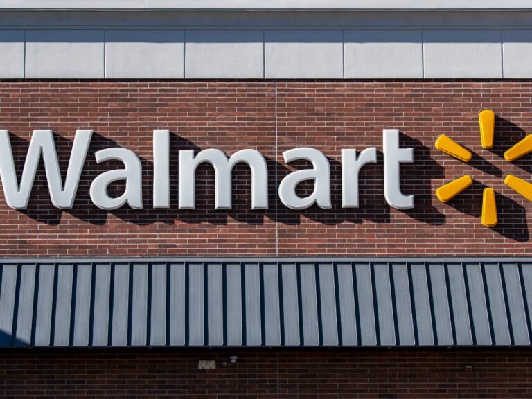 Walmart won't charge a 'personalized price', CEO says