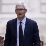 Tim Cook hands over reins of Apple, keeps political clout