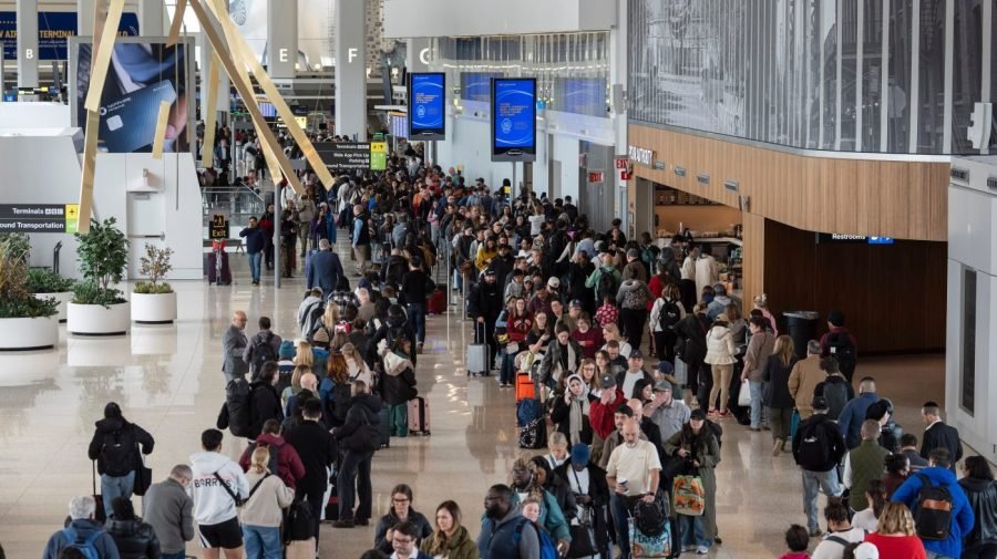 TSA now allowing non-ticketed visitors into terminals at several US airports