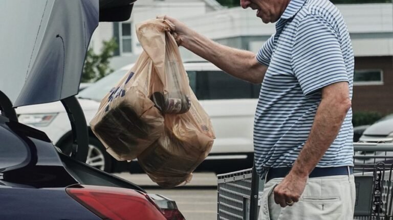 Fed's preferred measure of inflation dips to 3.4 percent in August