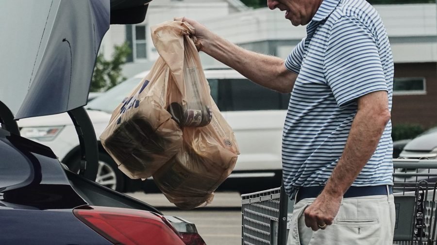 Fed's preferred measure of inflation dips to 3.4 percent in August