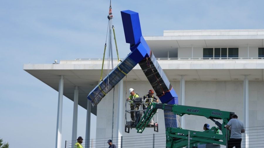 Former Kennedy Center chair buys dismantled Blue statue