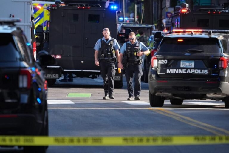 2 people killed, suspect dead after shooting in Minneapolis apartment building