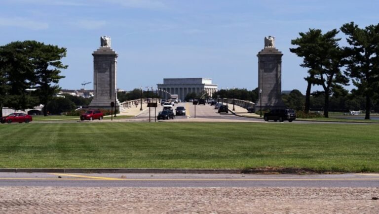 Veterans group launches new campaign against Trump’s planned arch
