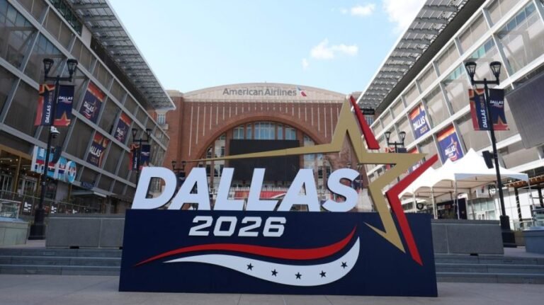 Live updates: GOP candidates join Trump at Dallas midterm convention