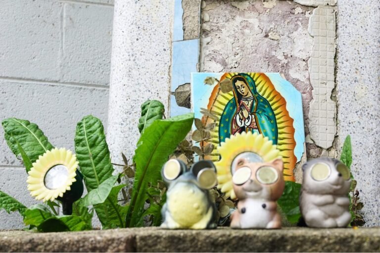 In Chicago, Mexican-American Altars Reimagine Home