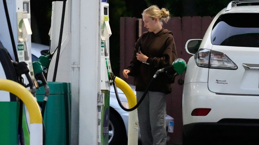 Gas prices hit Labor Day high