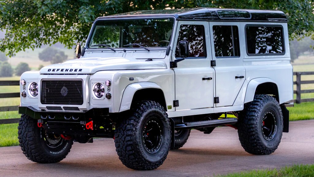 Helderburg’s Classic Defender Restomod Costs 2.5 Times More Than A New Octa