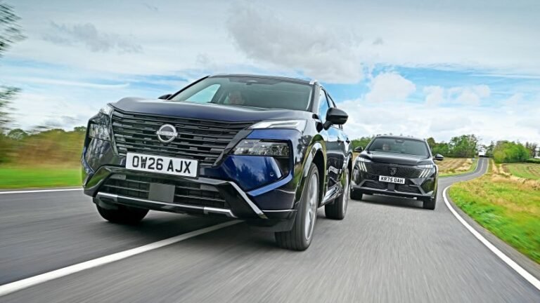 Peugeot 5008 vs Nissan X-Trail - pictures