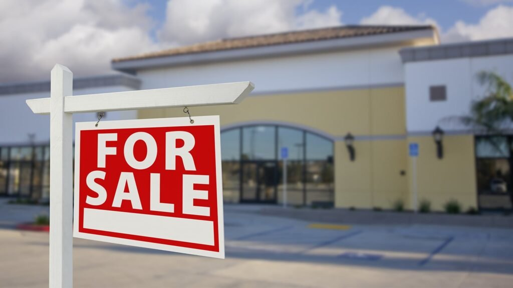 Retail Investors Seek Safety and Upside Amid Market Uncertainty