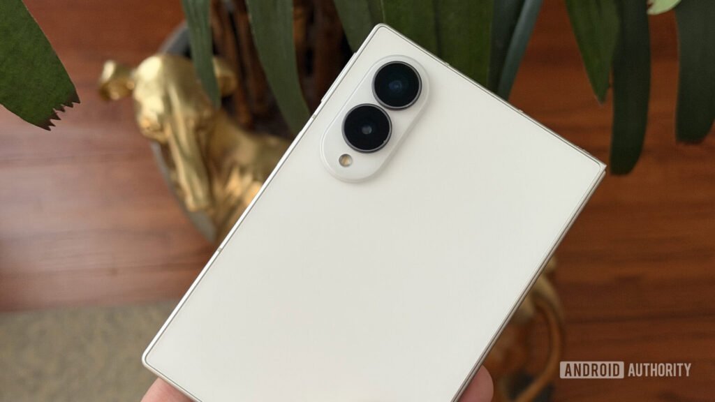 Samsung gets ‘Tim Cook’ to praise the Galaxy Z Fold 8