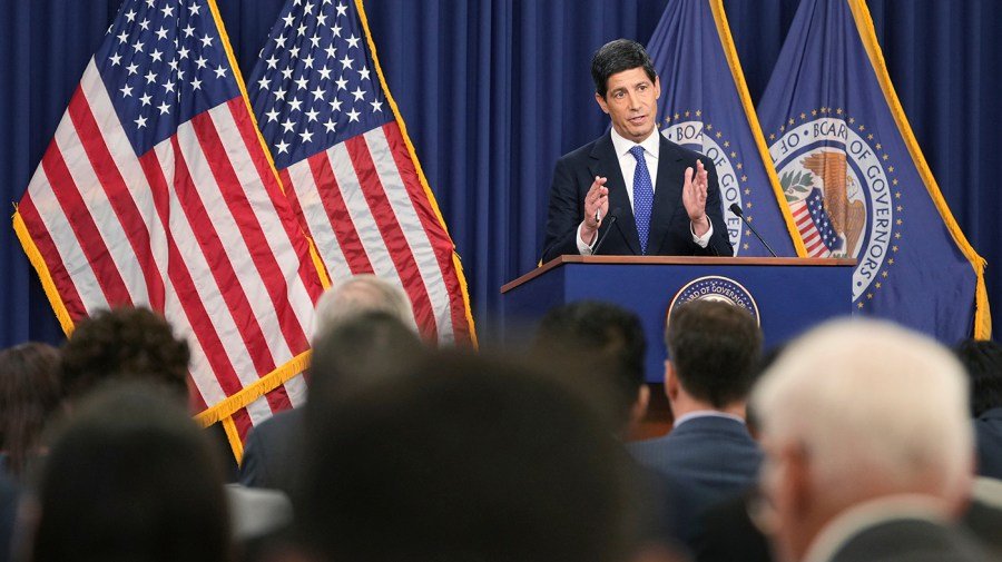 Fed interest rate hike adds to midterm tremors for GOP