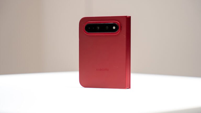 I tried the Xiaomi 18 Fold, and I think Samsung and Apple should be worried