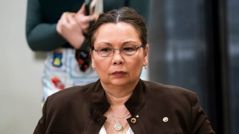 Duckworth calls on Pentagon, FAA to reject Trump's DC arch plans