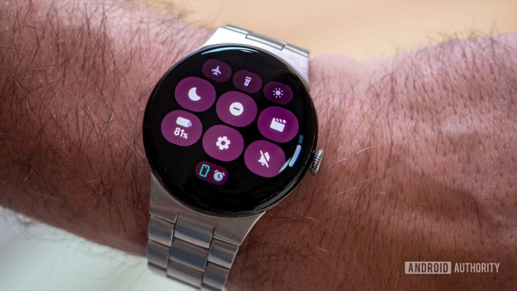 Hot deal! 41mm Pixel Watch 4 LTE crashes to all-time low $329.99