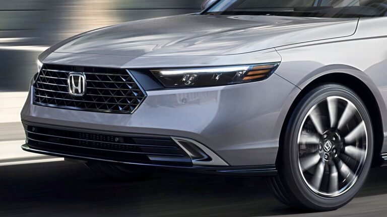 You Can Lease A Brand-New Honda Accord For $1,500 Less Than The Smaller Civic Hatch