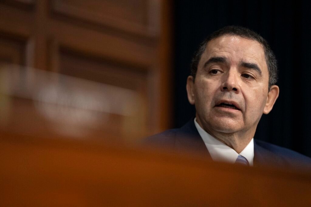 Democratic advisers are warning their candidates not to go too hard at AI