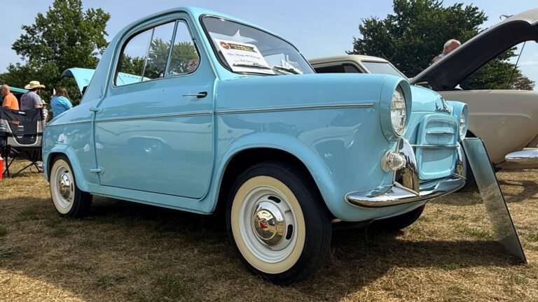 The Adorable Vespa 400 Microcar Was Taken From Us Because Piaggio Thought It'd Be Better To Focus On The Scooters