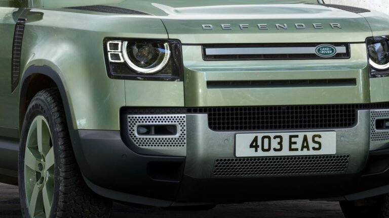 A Defender Pickup Truck Built Stateside Would Change The Luxury Truck Game