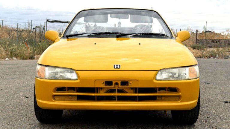 The Honda Beat Is A Pocket-Sized NSX That Screams To 8,500 RPM