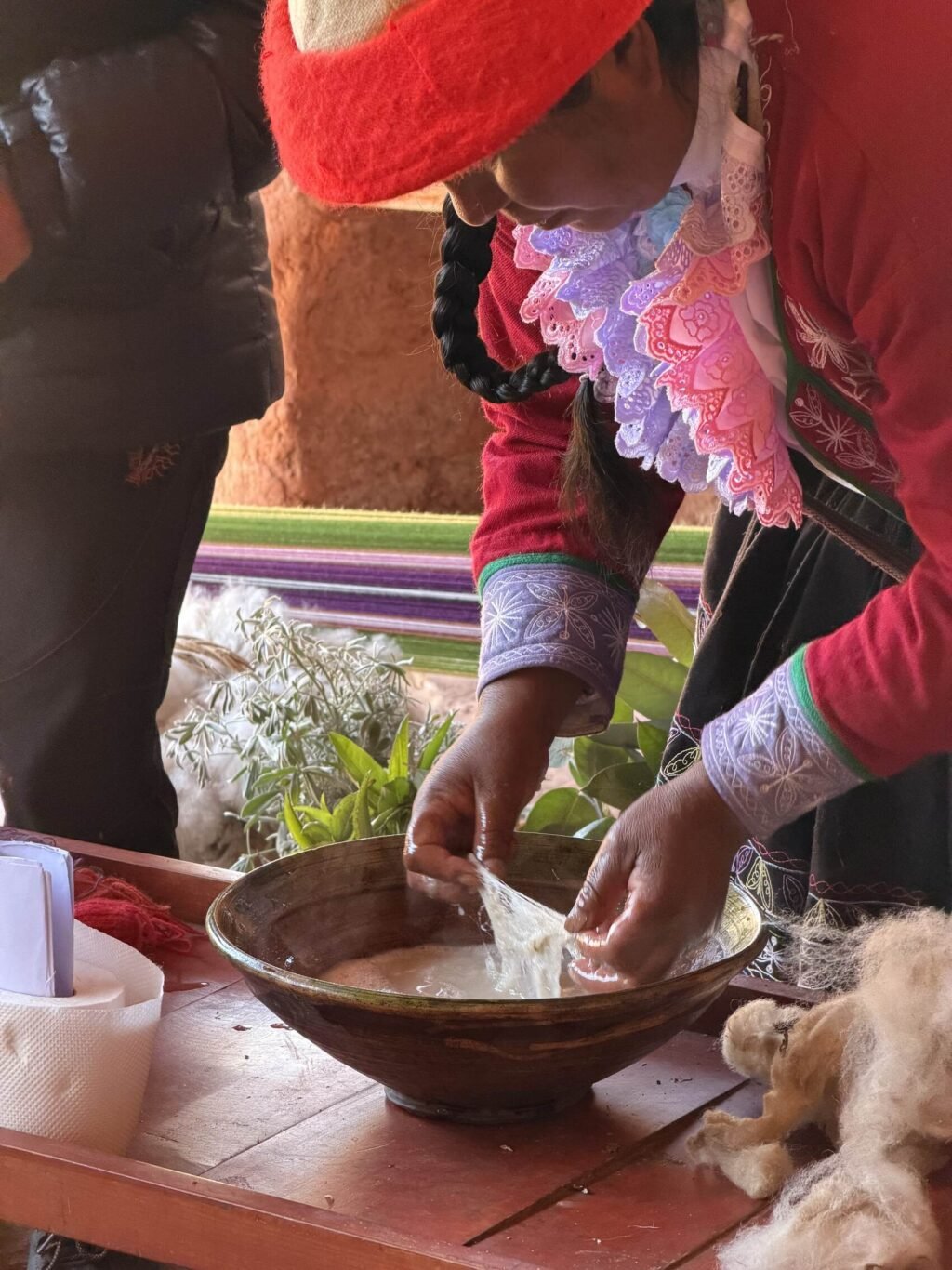 How to support local communities in Peru through a weaving workshop