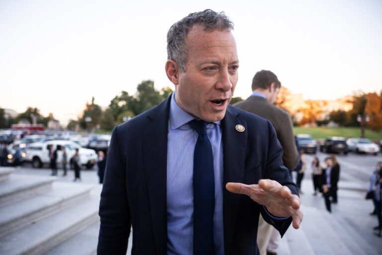 Problem Solvers Caucus launches AI working group