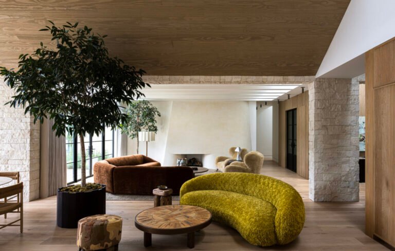 Hommeboys Interiors Brings Warmth to a Los Altos Hills Home