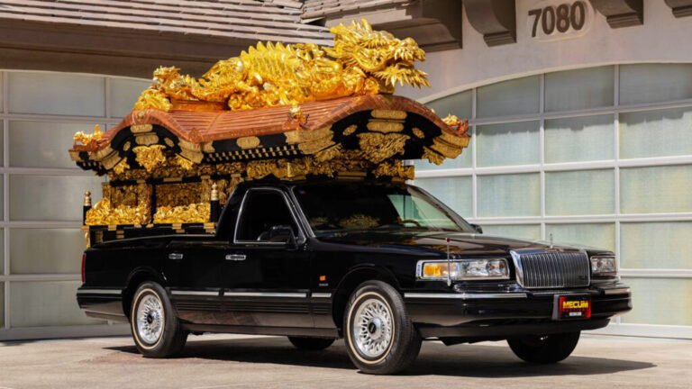 We Bet You’ve Never Seen A Lincoln Town Car Like This Before