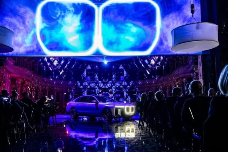 BMW Put The New 7 Series On An Opera Stage