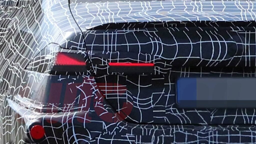 2028 BMW M5 Spied With a Dramatically Different New Face