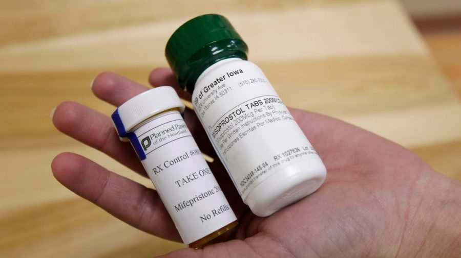 Federal appeals court lifts Idaho ruling permitting abortions for women's health 