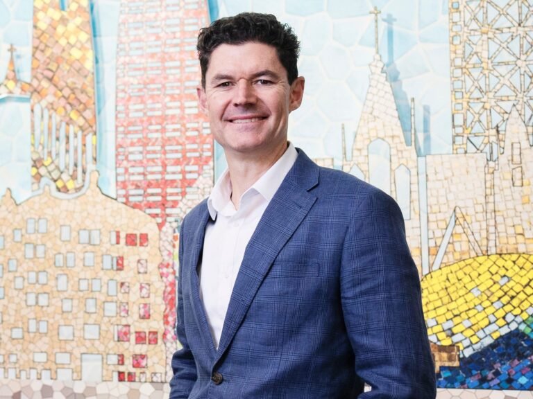 I lead HP in Asia. I use my phone in 10-minute bursts and play my guitar between late-night calls.