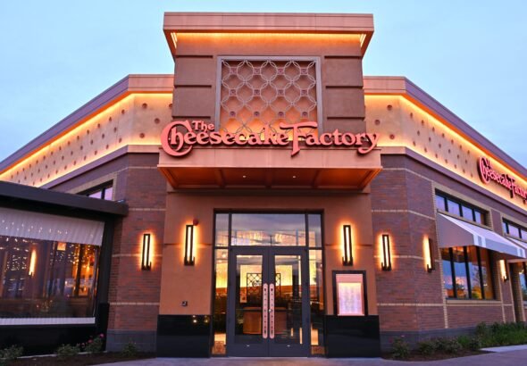 Cherry on top: Cheesecake Factory dishes out an earnings win from the center of the Obama-Trump controversy