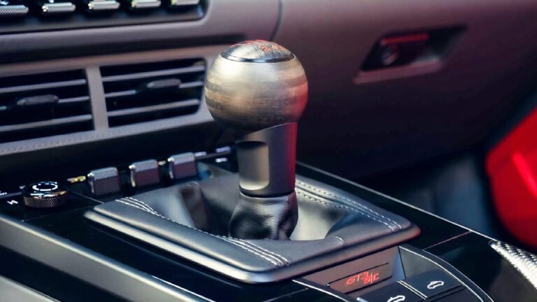 Zero Turbos, Manual Transmission, Old-School Fun: Only 5 NA Sports Cars Will Survive 2026
