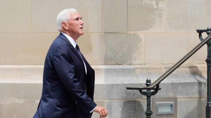 Pence calls on Trump to restore sanctions, scrap Russia diesel deal