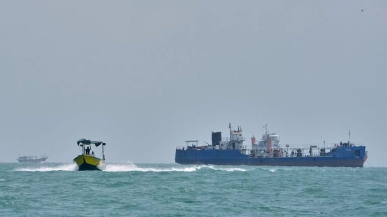 Iran: 7 ships hit in the Strait of Hormuz