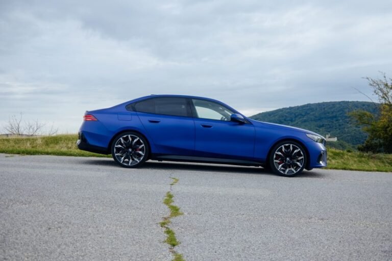 NSW Police Is Putting The New BMW 540d xDrive Through A Three-Week Trial As A Highway Patrol Car