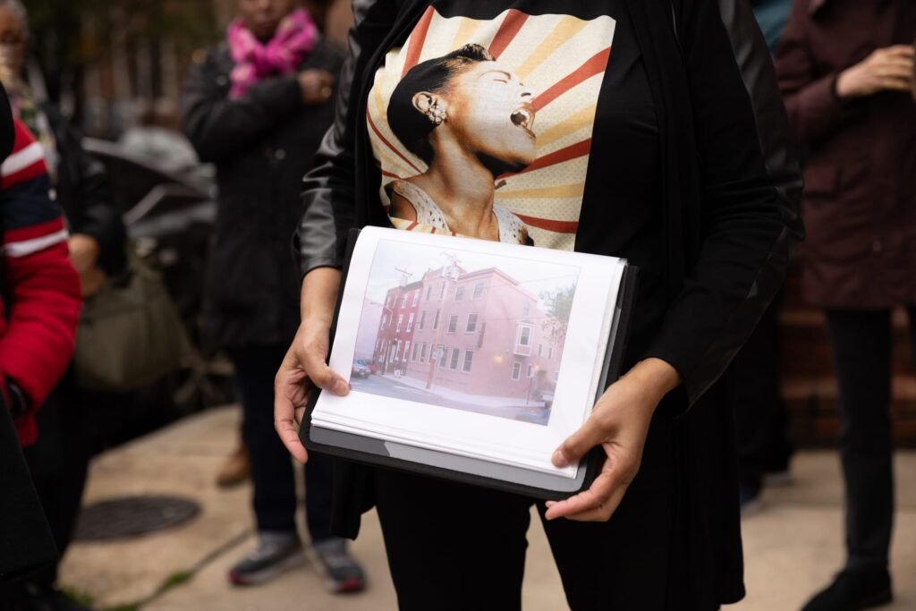 Fall of Freedom Returns With Hundreds of Anti-Trump Art Actions