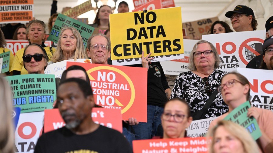 Backlash to AI data centers threatens GOP's grip on Ohio, Texas