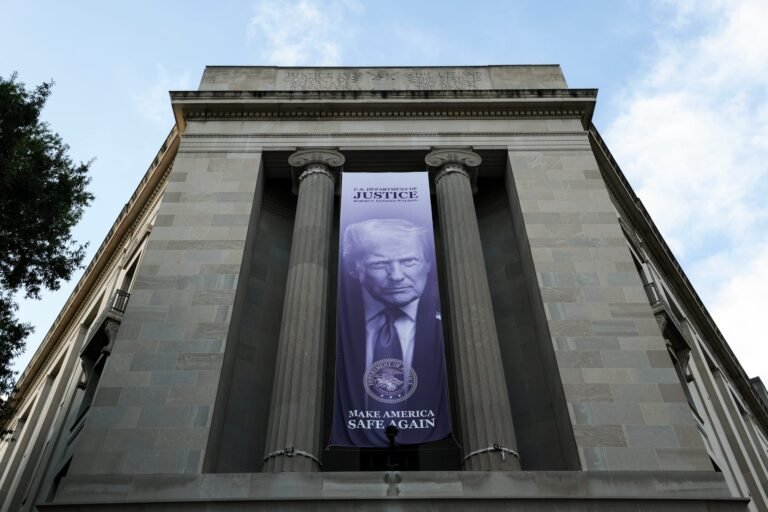 Congressman Calls on Smithsonian to Document Trump’s “Narcissistic Self-Worship”