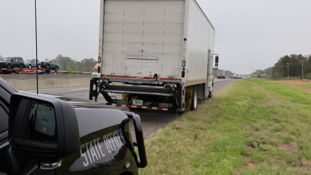 Cops Checked 568 Trucks In One Night And Benched 78 Drivers