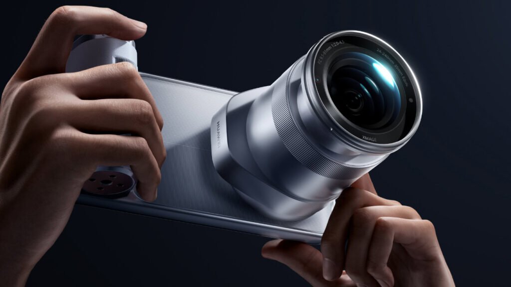 This camera attaches to the back of your flagship phone, costs more than most phones